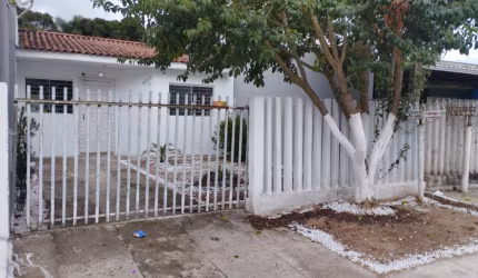 Casa 2 quartos aceita veículo como entrada