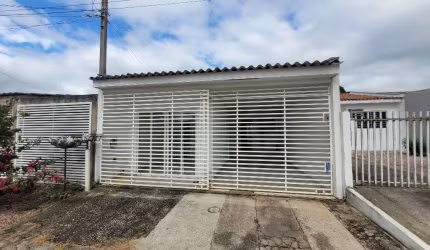 Casa 2 quartos com sala Comercial casa de rua