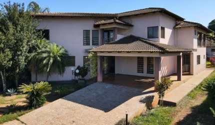 SOBRADO 4 QUARTOS NO CONDOMÍNIO RECANTO DAS AGUAS, GOIANIRA-GO