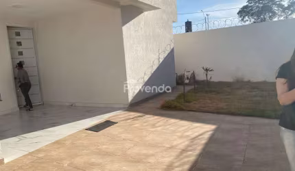 CASA 3 QUARTOS NO RESIDENCIAL DAS EMAS