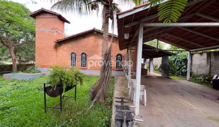 CASA 04 QUARTOS SENDO 02 SUÍTES - TERRENO 1.150m² - CONDOMÍNIO PARQUE DOS CISNES