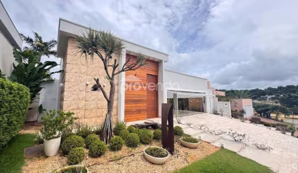 CASA 04 SUÍTES PLENAS - ÁREA CONSTRUÍDA 420m² - TERRENO 693m² - CONDOMÍNIO JARDINS MILÃO
