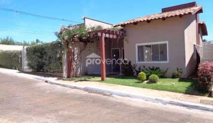 CASA 03 QUARTOS 01 SUÍTE - CONDOMÍNIO FLORÁIS MARINGÁ