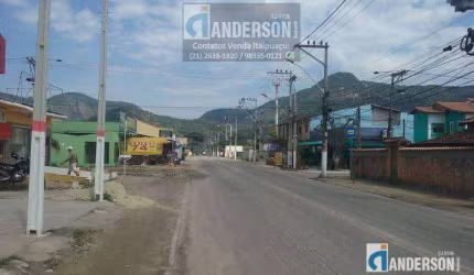 Excelente área comercial, com loja, galpão + 2 casas.