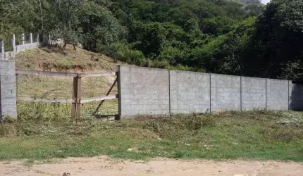 Terreno murado no Jardim Atlântico com 558,00m² próximo a rua 1