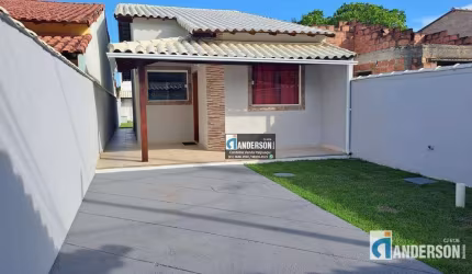 Linda casa em Itaipuaçu com 2 quartos e churrasqueira.