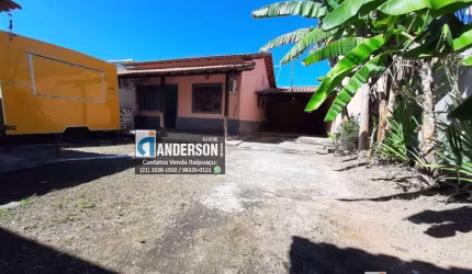 Linda casa com 2 quartis (1 suíte) e churrasqueira.