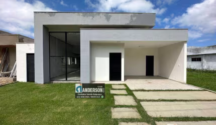 Maravilhosa casa com 3 quartos, 1 suíte e churrasqueira em Condomínio