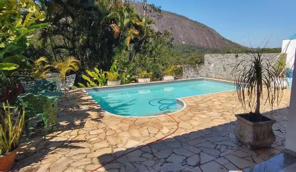 Sitio com 6 quartos (4 suítes) com piscina e churrasqueira em Itaocaia Valley  Itaipuaçu