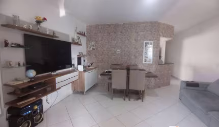 Casa 3 Quartos (1 suíte) com piscina no São Bento em Itaipuaçu