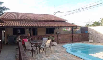 Oportunidade !! Casa  2 Quartos grandes (1 suíte) com churrasqueira, piscina + suíte externa no Jd. Atlântico Leste