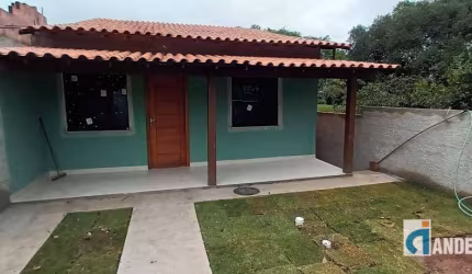 EXCELENTE CASA EM LUGAR PRIVILEGIADO