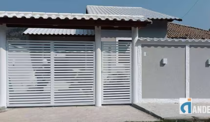 EXCELENTE CASA EM CONDOMÍNIO AS MARGENS DA RJ 106