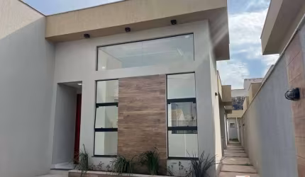 Excelente casa 3 Quartos (1 suíte) estilo moderna com piscina e churrasqueira no Jd. Atlântico Central