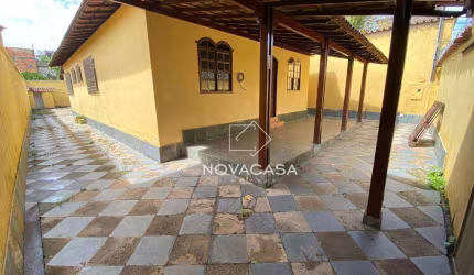 Casa com 3 dormitórios para alugar, 70 m² por R$ 4.706,00/mês - Planalto - Belo Horizonte/MG