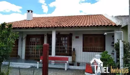 Casa com Anexo a menos de 150m da Praia no Centro de Cidreira/RS