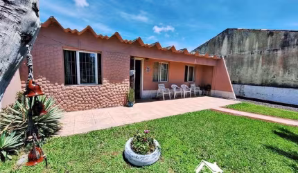 Casa com 5 Dormitórios, Anexo, Espaço Gourmet com Churrasqueira, Pertinho da Praia em Cidreira/RS