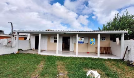 Casa com 2 Dormitórios, Suíte, Pátio Amplo - Apta ao Financiamento Bancário - Praia de Cidreira/RS