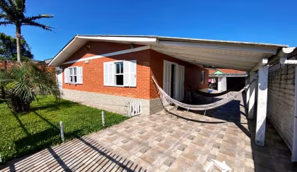 Excelente Casa com Anexo no Centro da Praia de Cidreira/RS