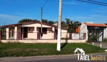 DUAS Casas pelo Preço de UMA na Av. Mostardeiro em Cidreira/RS