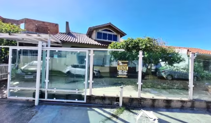 Casa com 3 Dormitórios e Suíte no Centro de Cidreira/RS