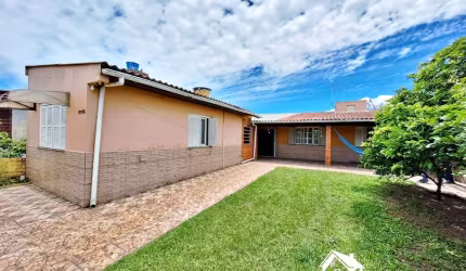 Excelente Residência com 3 Dormitórios e Suíte no Bairro Centro da Praia de Cidreira/RS