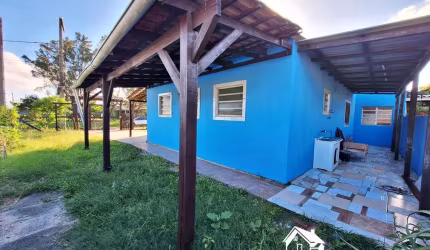 Casa de BARBADA em Rua Asfaltada no Centro da Praia de Cidreira/RS