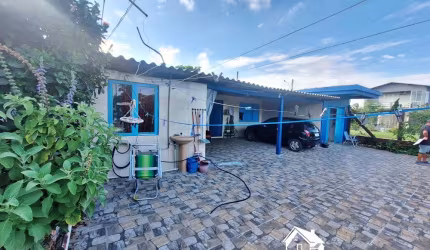 Excelente Casa de Esquina no Centro da Praia de Cidreira/RS