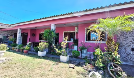 Aconchegante Residência com 3 Dormitórios no Centro da Praia de Cidreira/RS