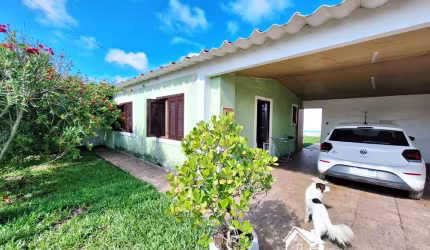Casa e Anexo com 3 Dormitórios, Suíte e Piscina Privativa na Praia de Cidreira/RS