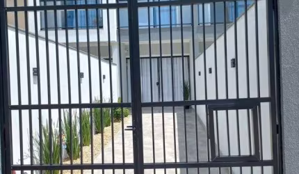 Sobrado - com 02 dormitórios sendo 02 suítes - localizado em balneário piçarras
