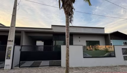 Casa Alto Padrão em Itacolomi - 2 Dormitórios e Espaço Amplo