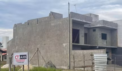 Imóvel em Construção com Potencial Comercial e Residencial em Barra Velha