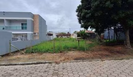 Excelente Terreno em Balneário Piçarras: 327m² em Rua Pavimentada