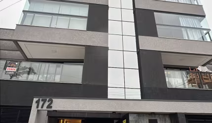 Apartamento de alto padrão no centro de Piçarras, perto da praia.