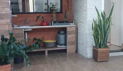 Casa semi mobiliada em Balneário Piçarras, perto da praia!