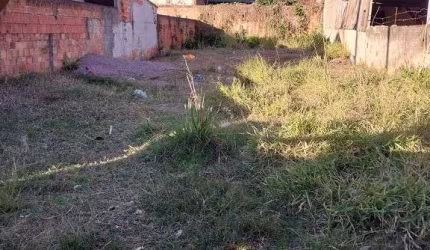 Terreno de 206m² no Santa Terezinha