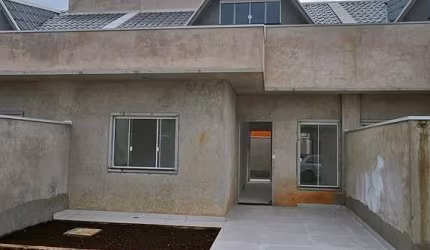 CASA COM ÁTICO EM CONDOMINIO, BAIRRO SITIO CERCADO