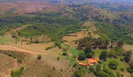 Fazenda  Venda Patos de Minas/MG  com 273 hectares, montada pra gado