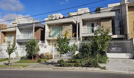 Sobrado em Condomínio à venda no Santa Cândida Curitiba PR