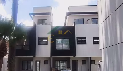 Sobrado à venda no bairro Cajuru - Curitiba/PR