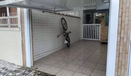 Casa Sobreposta para Venda em Santos, Marapé, 3 dormitórios, 1 suíte, 2 banheiros, 1 vaga