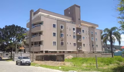 Apartamento de Dois Dormitórios à 450m da praia de Bombas, Bombinhas.