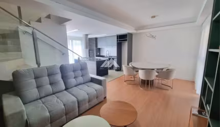 Lindo Triplex em Condomínio à venda no Sta Cândida.