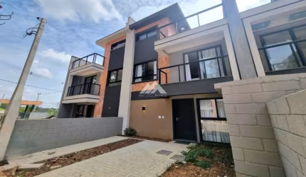 Lindo Triplex em Condomínio à venda no Sta Cândida.