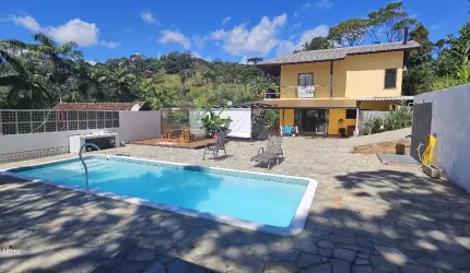LINDA CASA AREA NOBRE DE SANTO ANTÔNIO DO PINHAL-SP