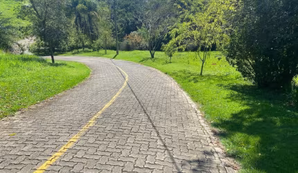 LINDO LOTE CONDOMINIO FECHADO