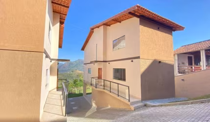 Casa 3 quartos, 180 m², à venda em condomínio, por R$ 800.000,00,  Braunes - Nova Friburgo - RJ.