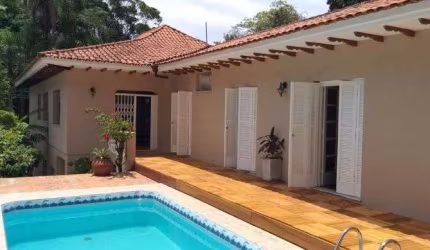 Chacará Flora - Excelente Sobrado de 04 Dorm. com piscina e 08 vagas de garagem; - Impecável;