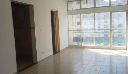 Centro SP - Excelente Living de 40m² com Banheiro e Cozinha - Impecável e Reformado;